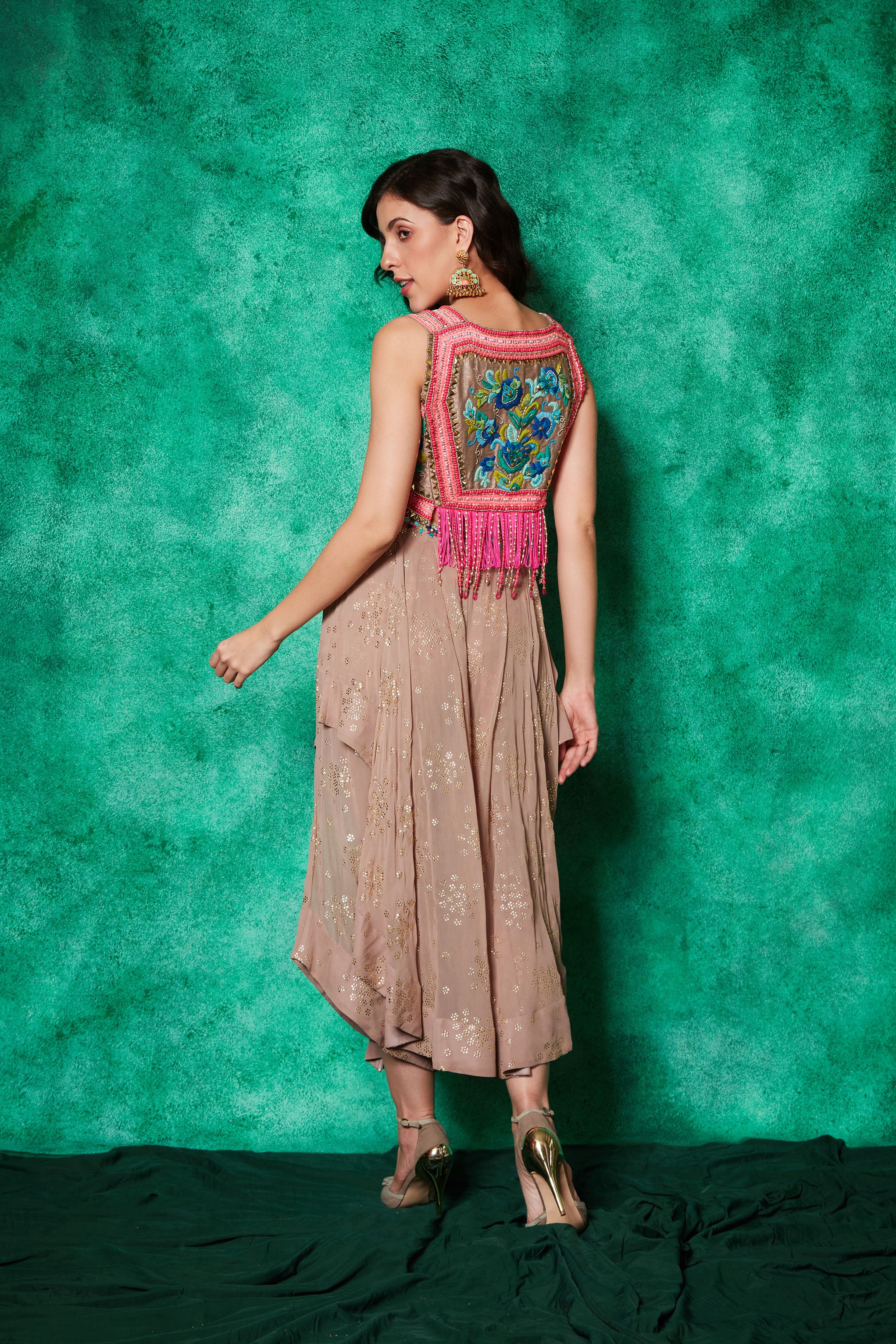 Crop-Jacket with Drape Pants