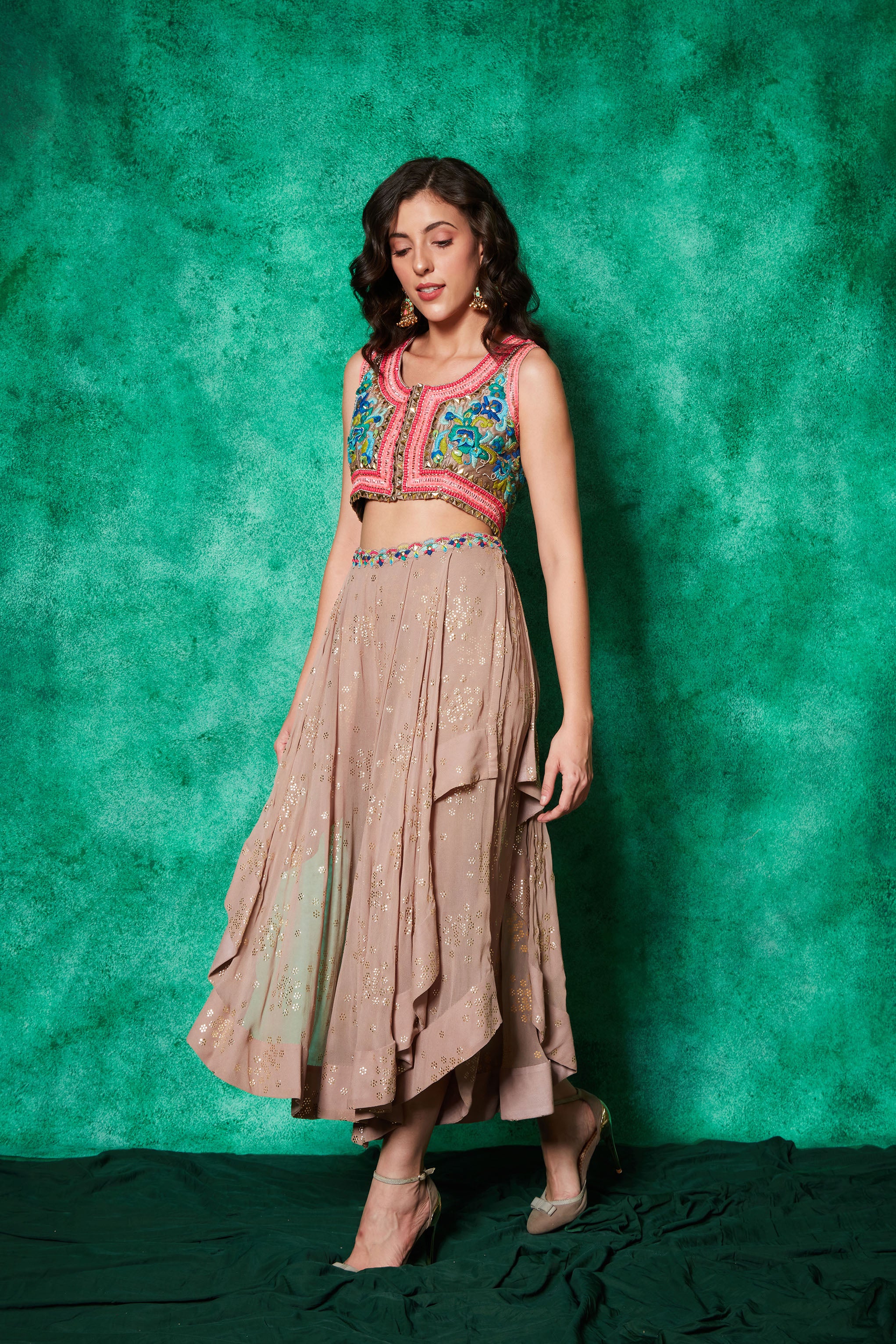 Crop-Jacket with Drape Pants