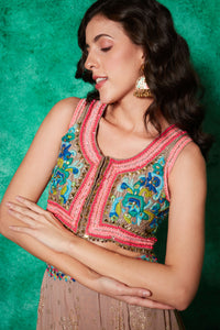 Crop-Jacket with Drape Pants