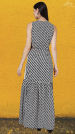 Load image into Gallery viewer, Monochrome pop Shirt Maxi-Dress - Saaj By Ankita
