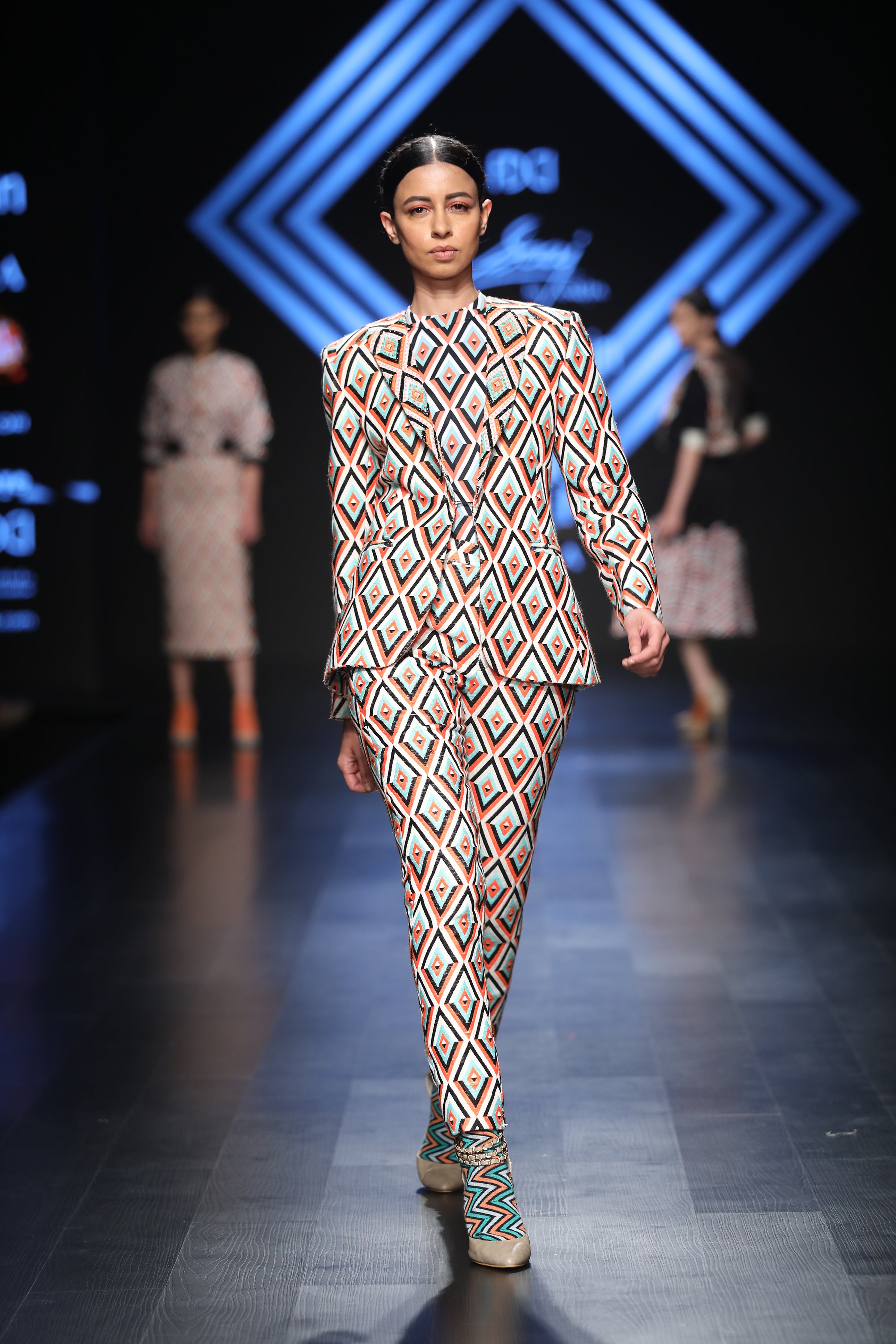 Handwoven Cotton in Geometric Pattern Tuxedo Pant-Suit - Saaj By Ankita