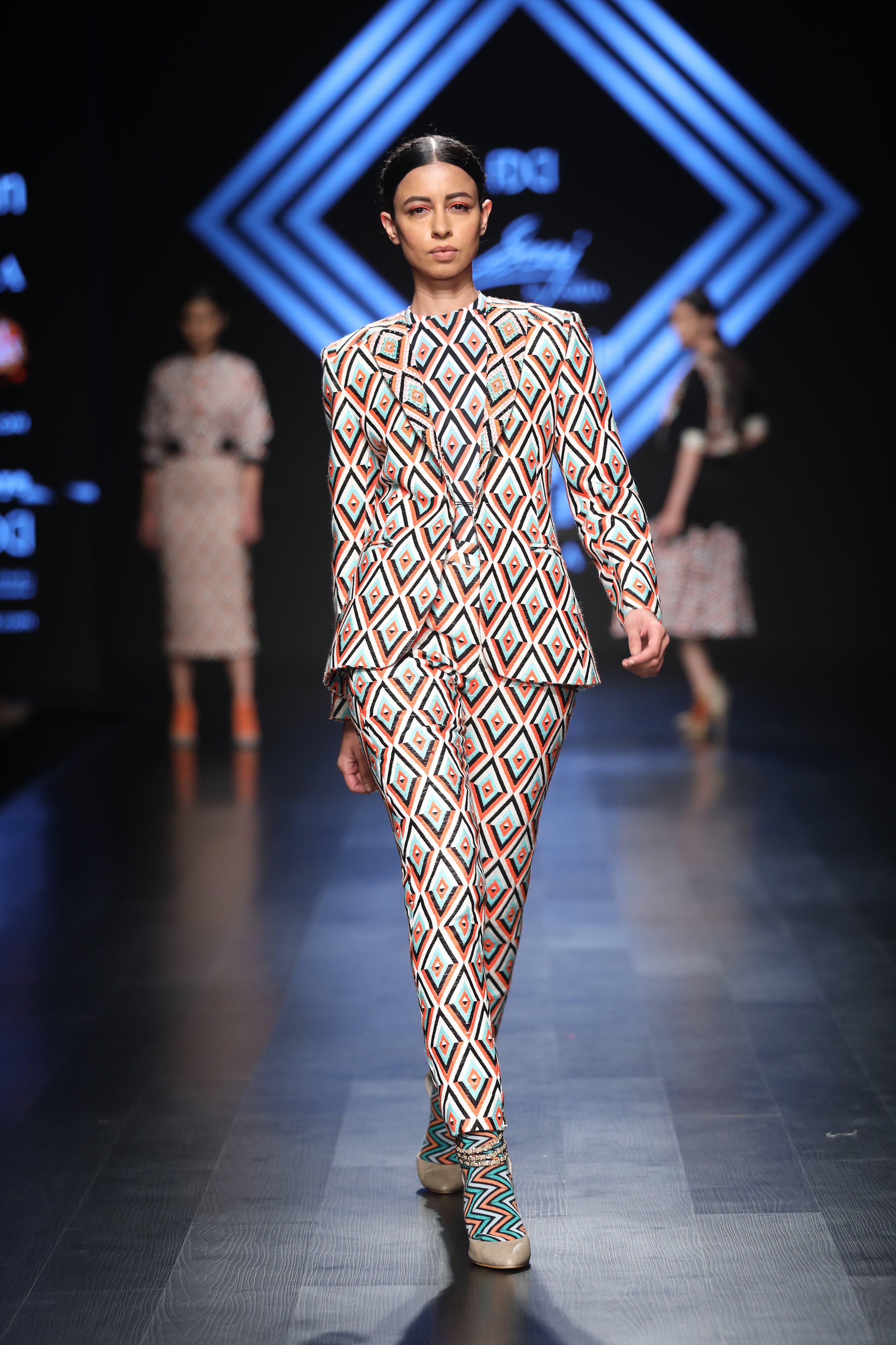 Handwoven Cotton in Geometric Pattern Tuxedo Pant-Suit - Saaj By Ankita